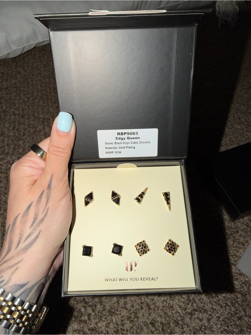 Simply Studs (4 pack) - Picture 2 of 3